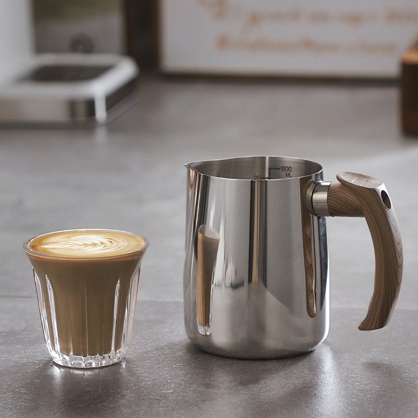 Thickened Milk Jugs For Latte, Cappuccino And Frothing Milk