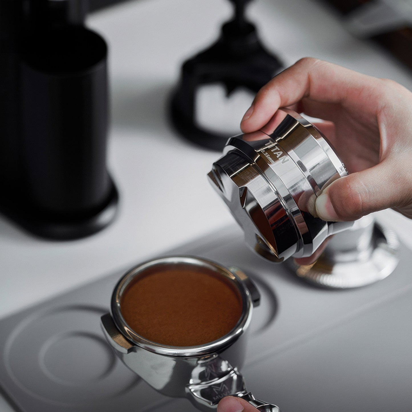 Four Spring Titan Tamper & Distributor